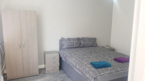 Double Bedroom In Withington, M20. 1 DB Bed, RM 1
